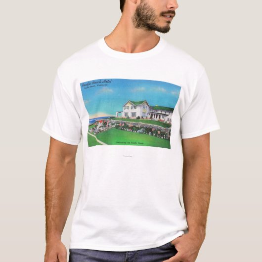 太平洋のビーチのホテルの外観 Tシャツ (正面)