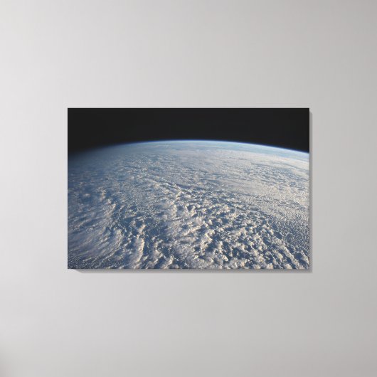 太平洋の上に層塔雲が立つ海。 キャンバスプリント (正面)