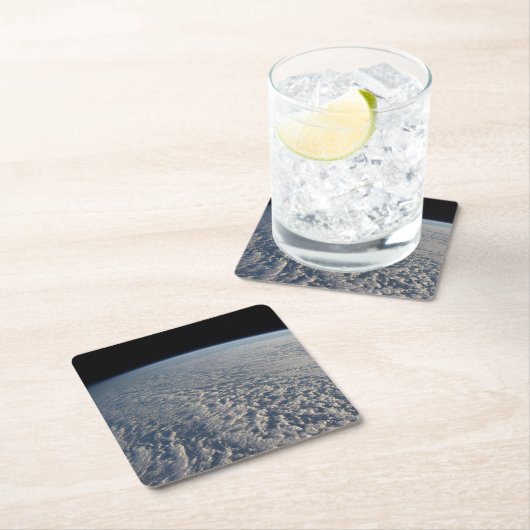 太平洋の上に層塔雲が立つ海。 スクエアペーパーコースター (インサイチュ)