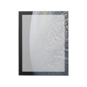 太平洋の上に層塔雲が立つ海。 ノートパッド (回転)