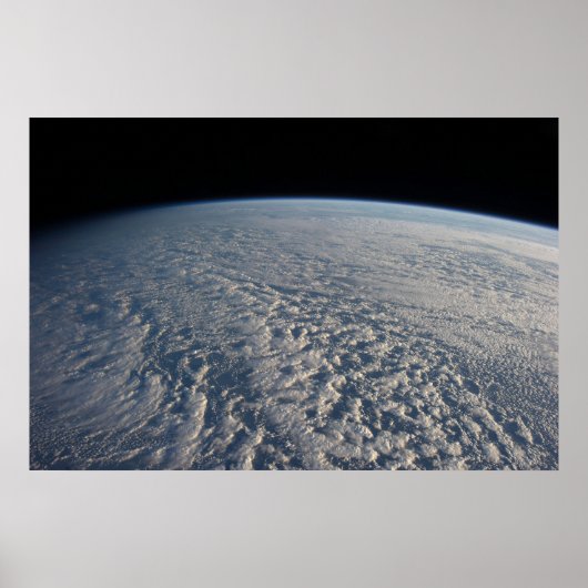 太平洋の上に層塔雲が立つ海。 ポスター (正面)