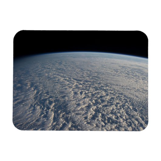 太平洋の上に層塔雲が立つ海。 マグネット (横)