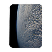 太平洋の上に層塔雲が立つ海。 マグネット (縦)