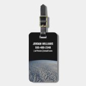 太平洋の上に層塔雲が立つ海。 ラゲッジタグ (正面縦)