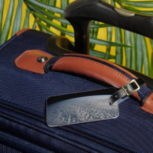 太平洋の上に層塔雲が立つ海。 ラゲッジタグ