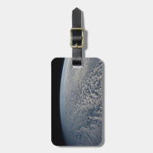 太平洋の上に層塔雲が立つ海。 ラゲッジタグ (正面縦)