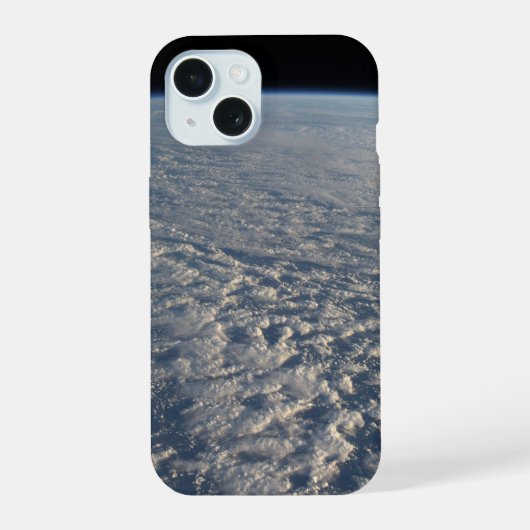 太平洋上の層積雲 iPhone 15ケース (裏面)