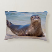 太平洋岸に沿ったビーチ上のシール アクセントクッション (裏面)