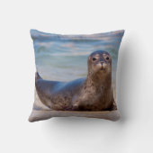 太平洋岸に沿ったビーチ上のシール クッション (裏面)