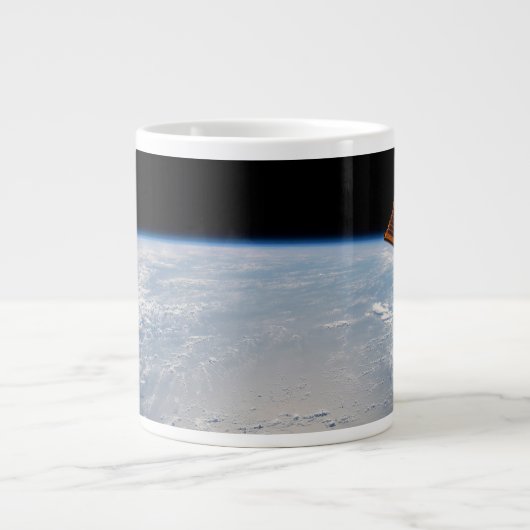 太平洋沖の夕暮れ周辺の雲 ジャンボコーヒーマグカップ (正面)