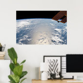 太平洋沖の夕暮れ周辺の雲 ポスター (ホームオフィス)