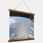 太平洋沖の夕暮れ周辺の雲 吊り下げ型タペストリー (傾斜あり)