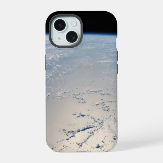 太平洋沖の夕暮れ周辺の雲 iPhone 15ケース (裏面)