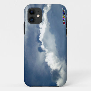 太陽が嵐の雲の中を照らす iPhone 11 ケース