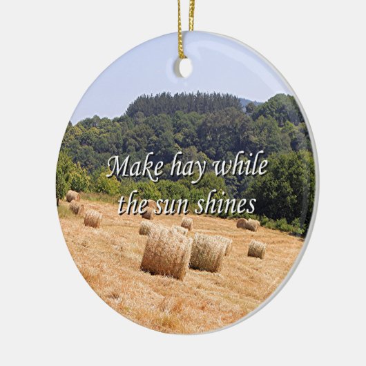 太陽が干し草ベールを照らす間、干し草、スペインを作って下さい セラミックオーナメント (左)