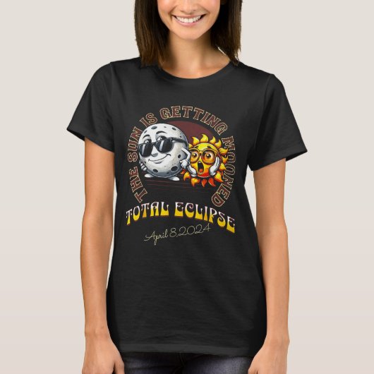 太陽が月に隠される日食 Tシャツ (正面)