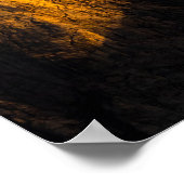 太陽が雲に覆われた山に照らされた ポスター (角)