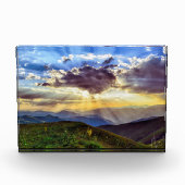 太陽が雲の山脈を通って フォトブロック (正面)