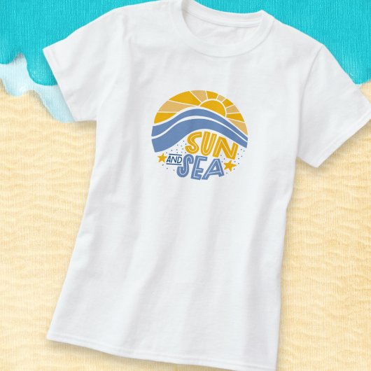 太陽と海と夏のビーチ Tシャツ