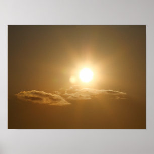 太陽と雲のあるオレンジ色の空 ポスター