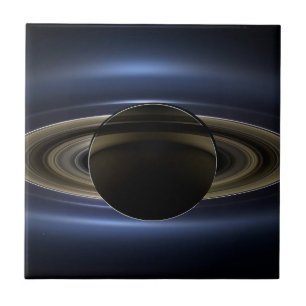 太陽によってバックライト付きの土星システムのモザイク。 タイル