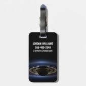 太陽によってバックライト付きの土星システムのモザイク。 ラゲッジタグ (裏面縦)