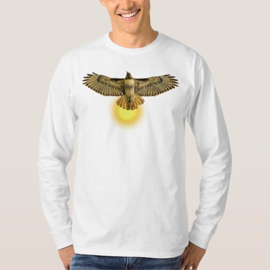 太陽に向かって飛ぶアカオノスリ Tシャツ (正面)