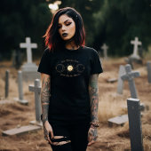 太陽に囲まれて生きる Tシャツ