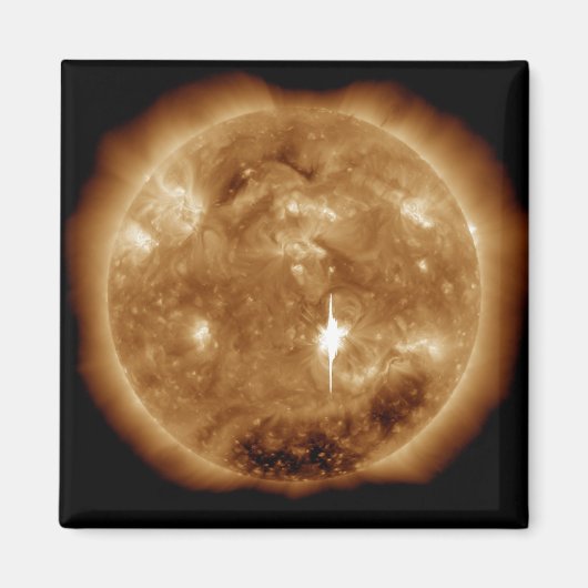 太陽に巨大なXクラス太陽ののフレアが噴出する マグネット (正面)