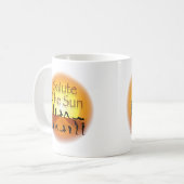 太陽に敬礼する コーヒーマグカップ (正面左)