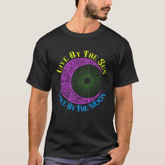 太陽のごとく生き、月に愛を ヒッピーの格言 インスピレーション Tシャツ (正面)