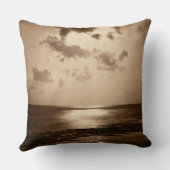 太陽のな効果-海1857年(a.c.からの卵白のプリント クッション (裏面)