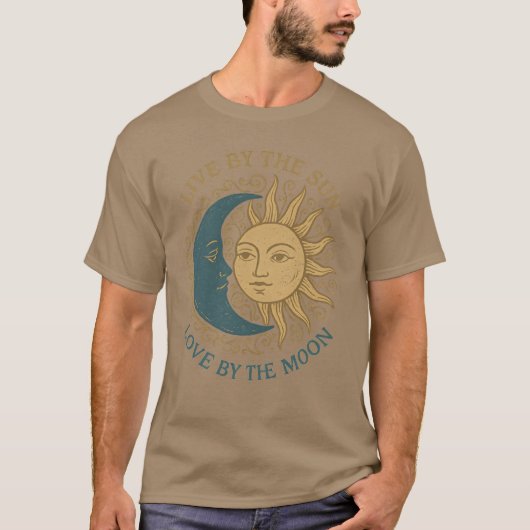 太陽のもとで生き、月のもとで愛して Tシャツ (正面)