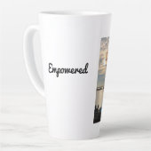 太陽のラテマグカップによって権限を与えられる カフェラテマグ (左アングル)