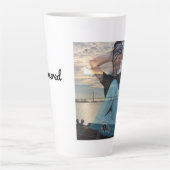 太陽のラテマグカップによって権限を与えられる カフェラテマグ (正面)