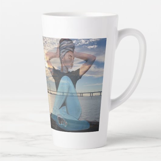 太陽のラテマグカップによって権限を与えられる カフェラテマグ (右)