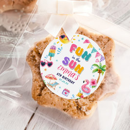 太陽の下で楽しむトロピカルビーチの誕生日パーティー ラウンドシール