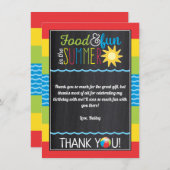 太陽の下で楽しもう! プールパーティー誕生日ブラックボード サンキューカード (正面/裏面)