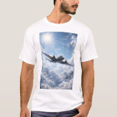 太陽の下で調和する飛行機と鳥 Tシャツ (正面)