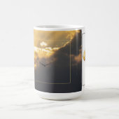 太陽の下に浮かぶ鷲の縁ど外 コーヒーマグカップ (中央)