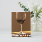 太陽の下に赤いシャトー・ベルグラーブのグラス – ポストカード (スタンド正面)