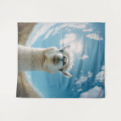 太陽の下の好奇心アルパカ タペストリー (正面(横))