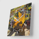 太陽の下の秋の葉 スクエア壁時計 (傾斜)