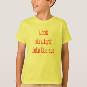 太陽の中を真っすぐ見る Tシャツ