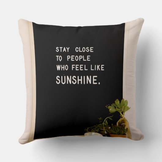 太陽の光が好きな人々の近感じくに滞在する クッション (裏面)