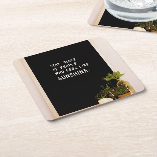 太陽の光が好きな人々の近感じくに滞在する スクエアペーパーコースター (アングル)