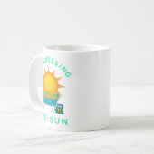 太陽の力を活用する コーヒーマグカップ (正面左)