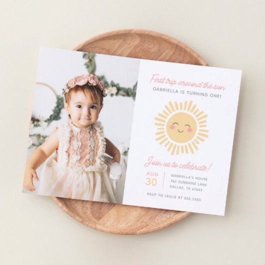 太陽の周りを初めての旅 1歳の誕生日パーティーの写真 招待状
