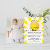 太陽の周りを初めて回る 1歳の誕生日フォト 招待状 (スタンド正面)