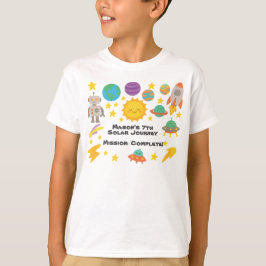 太陽の周りを旅する子供スタイル - 編集可能なクレヨンスタイル Tシャツ